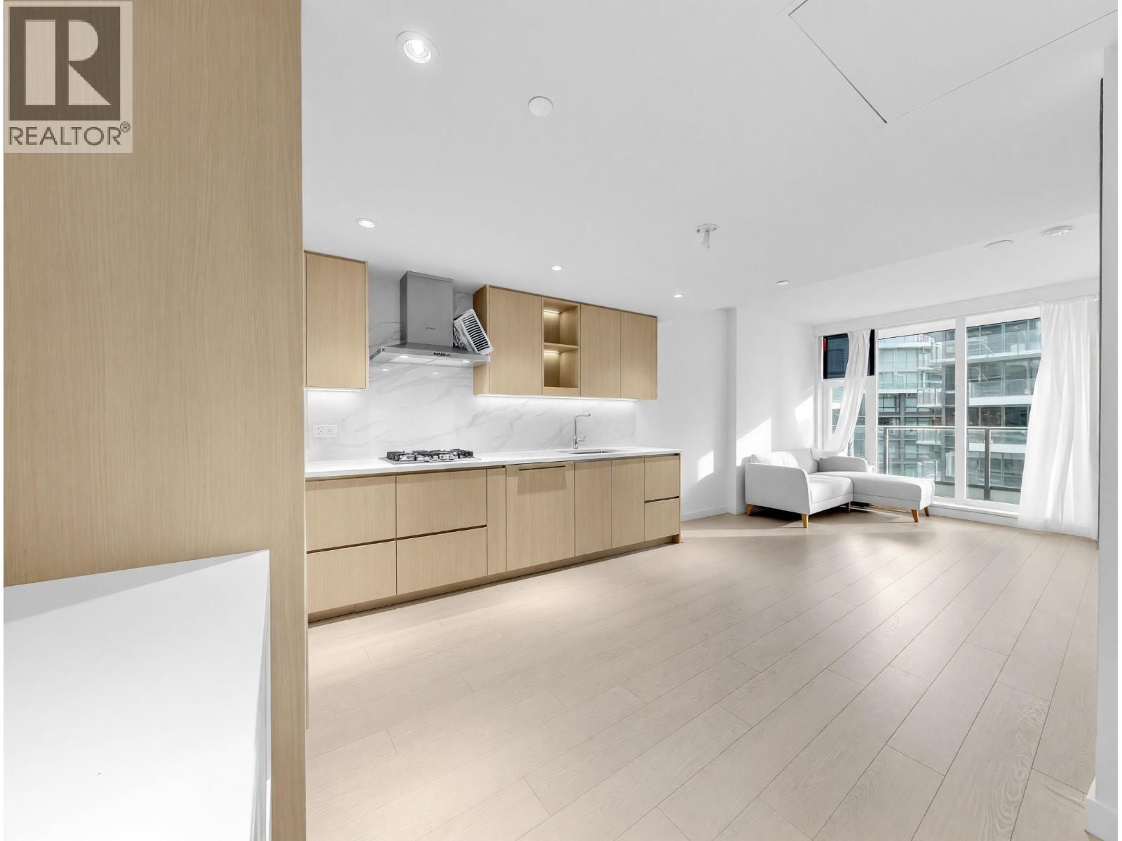 586 8671 HAZELBRIDGE WAY