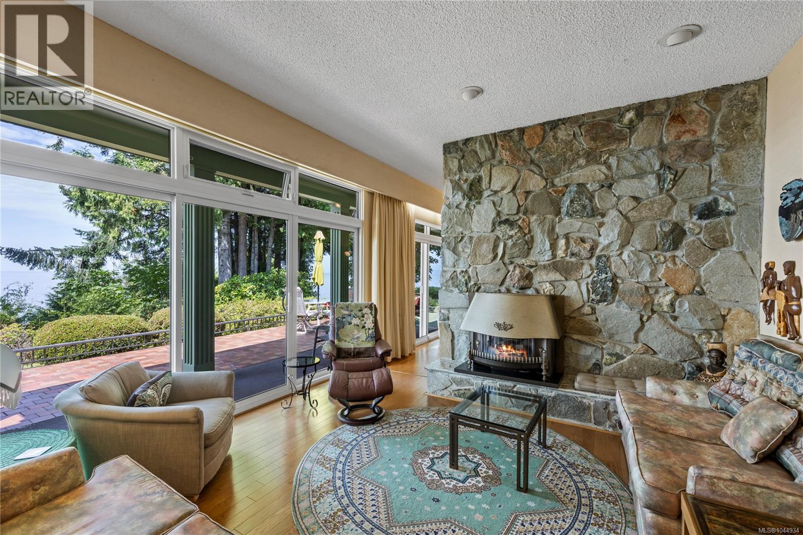 489 Bayview Terr