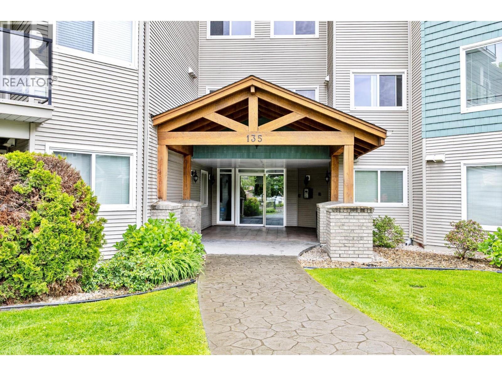 135 Ziprick Road Unit# 409