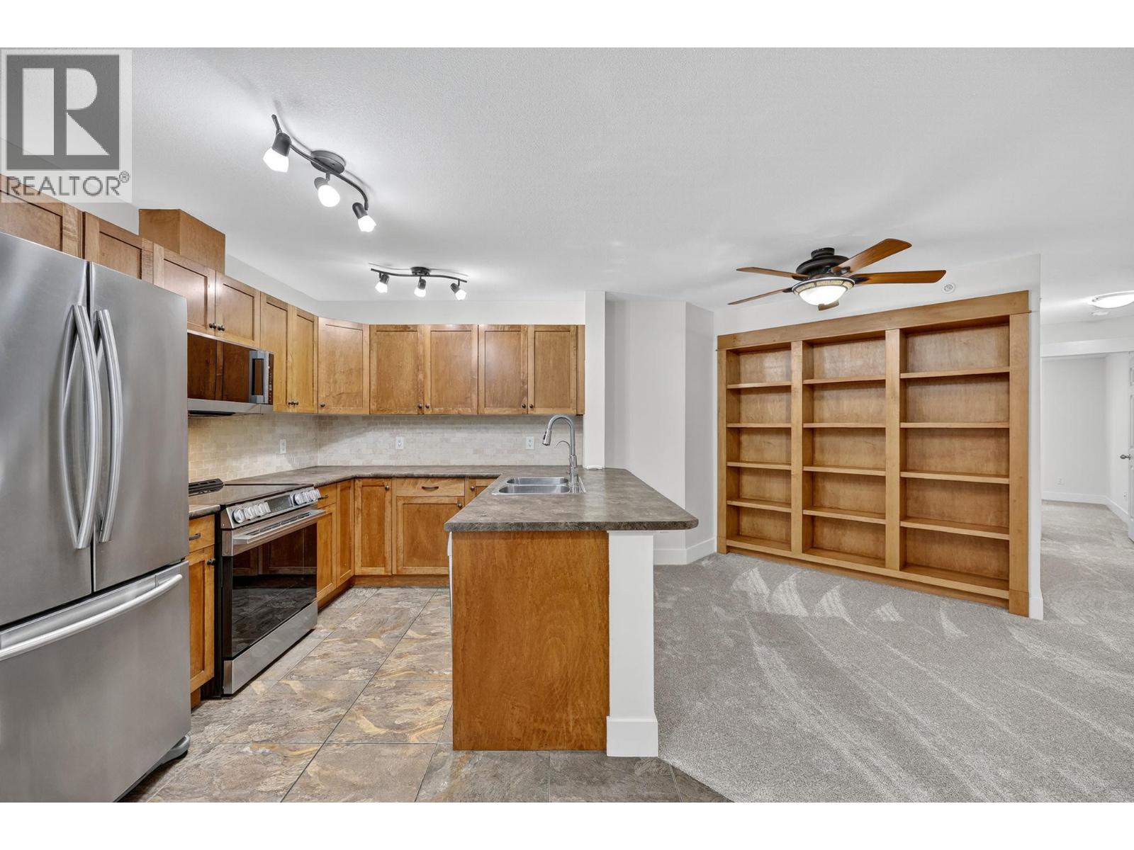 135 Ziprick Road Unit# 409