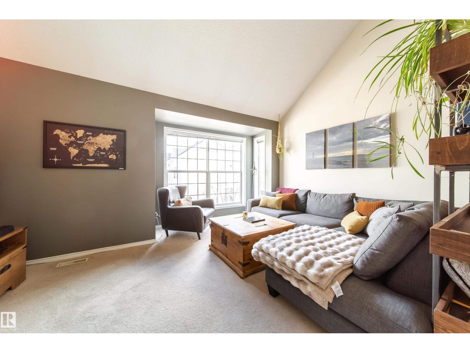 #11 10235 111 ST NW