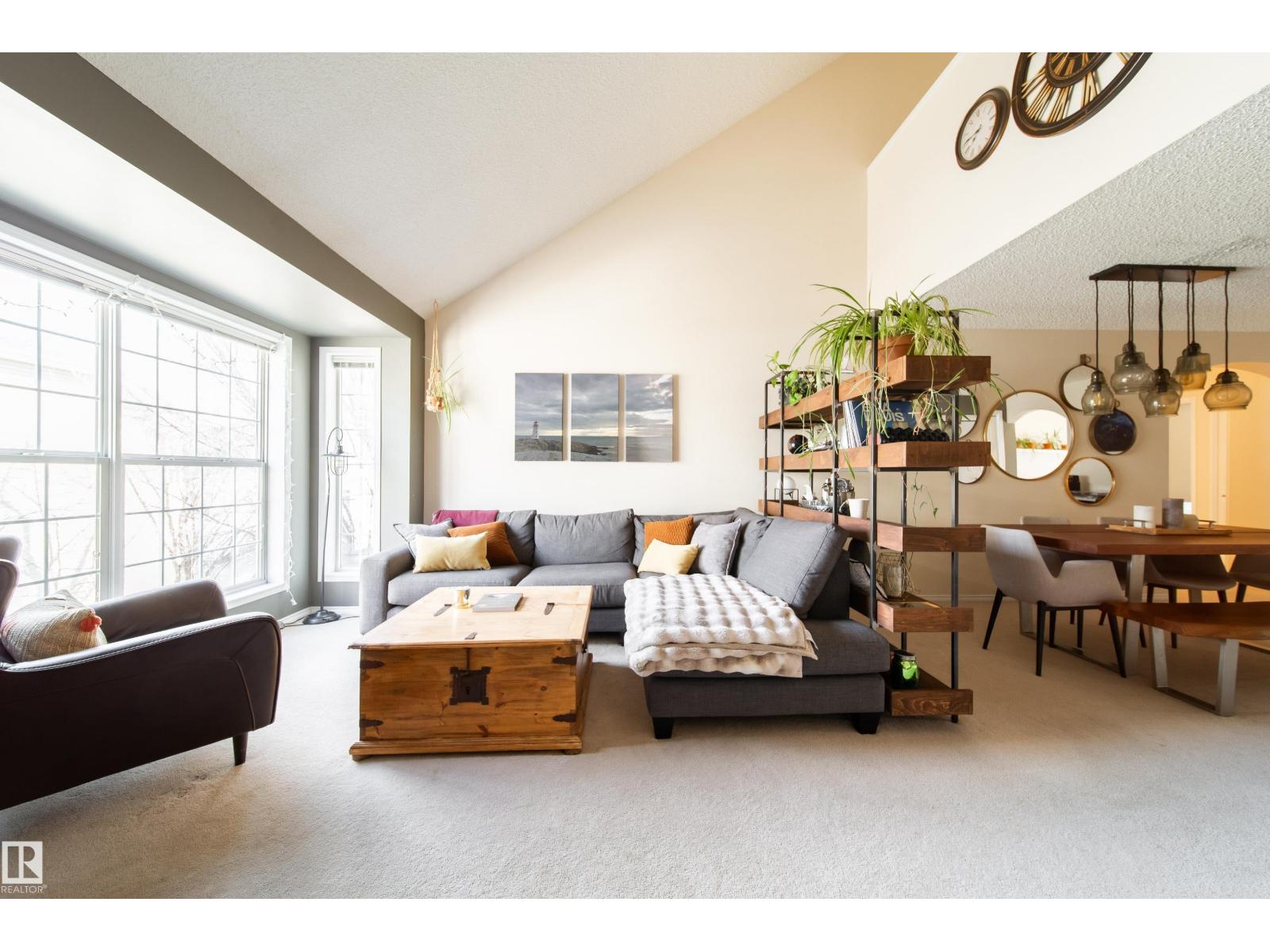 #11 10235 111 ST NW