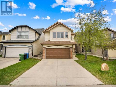 86 Cougarstone Court SW Calgary AB T3H5R4