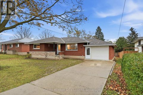 856 YORK AVENUE N North Perth (Listowel) ON N4W2Y6