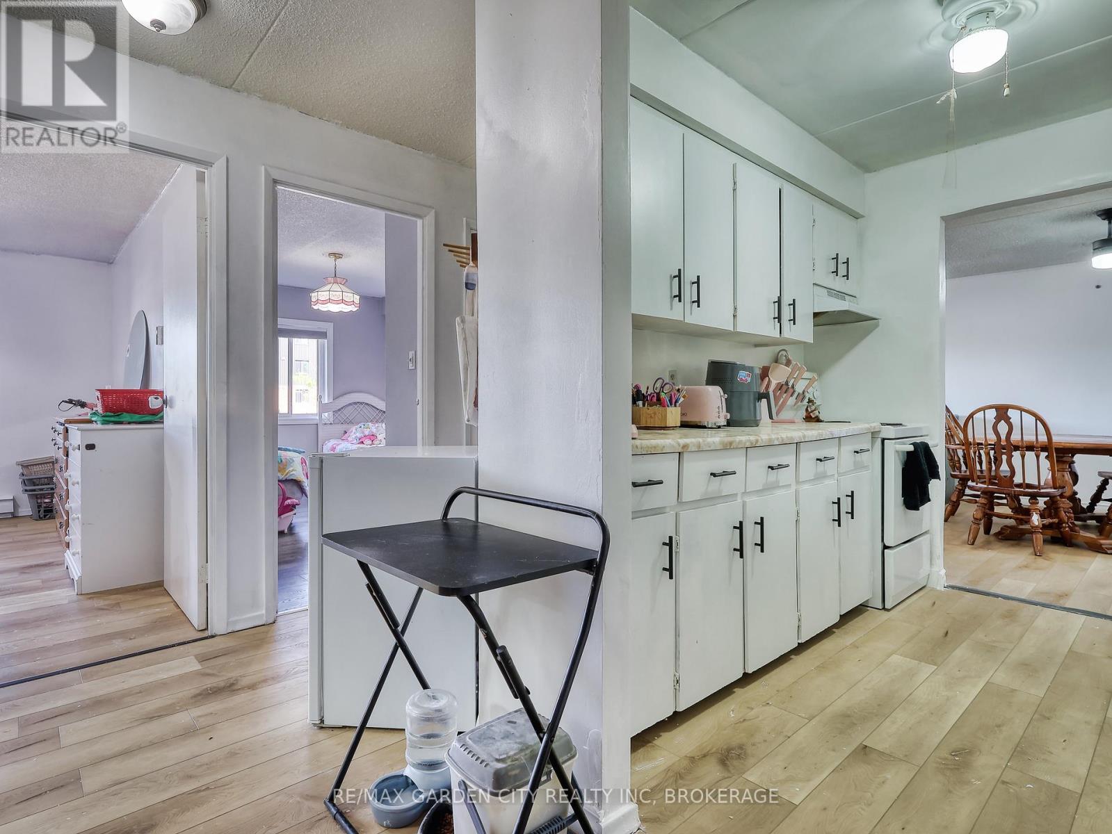 211 - 72 MAIN STREET E