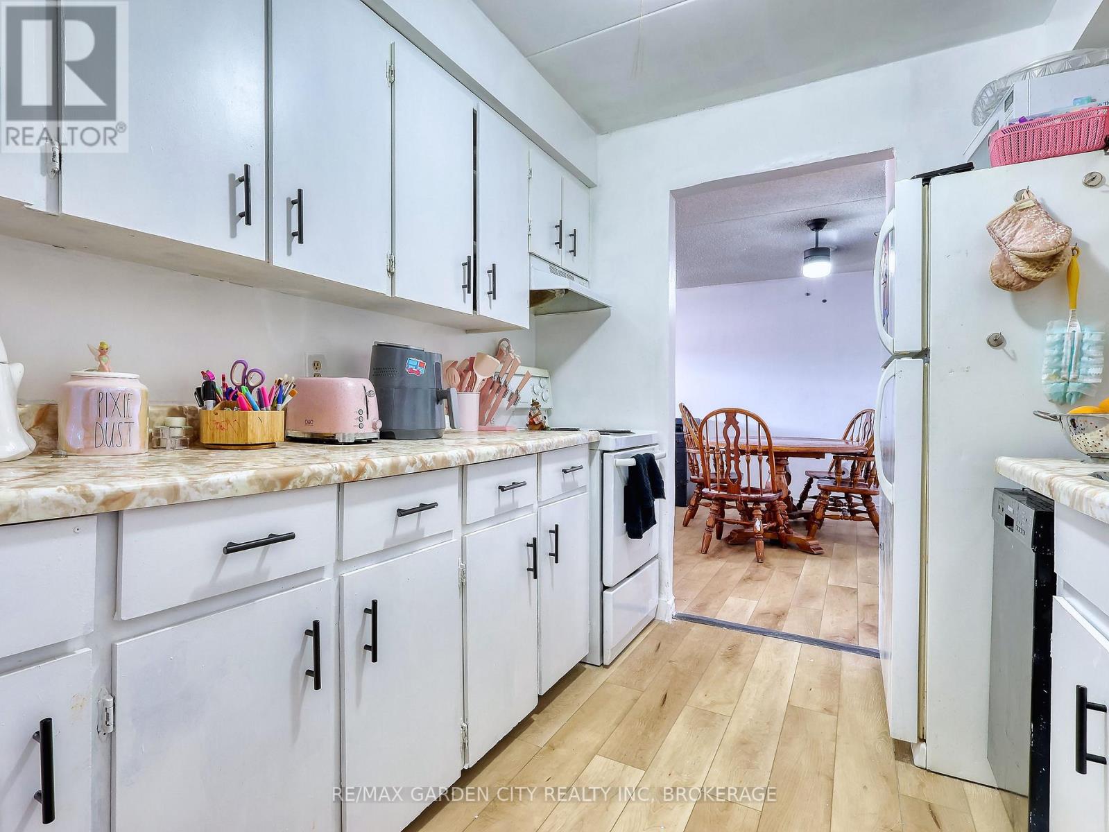 211 - 72 MAIN STREET E