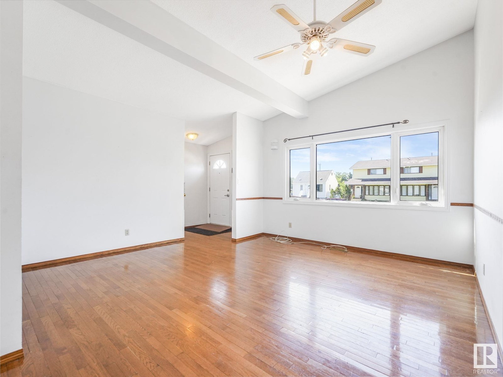 7312 83 AV NW
