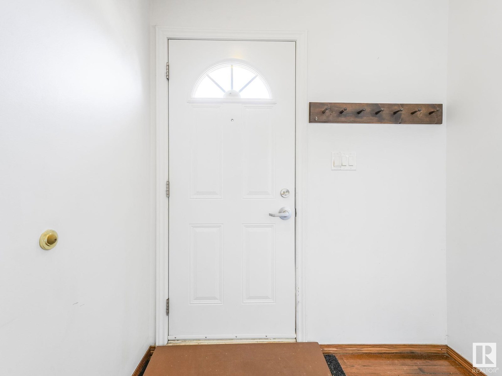 7312 83 AV NW