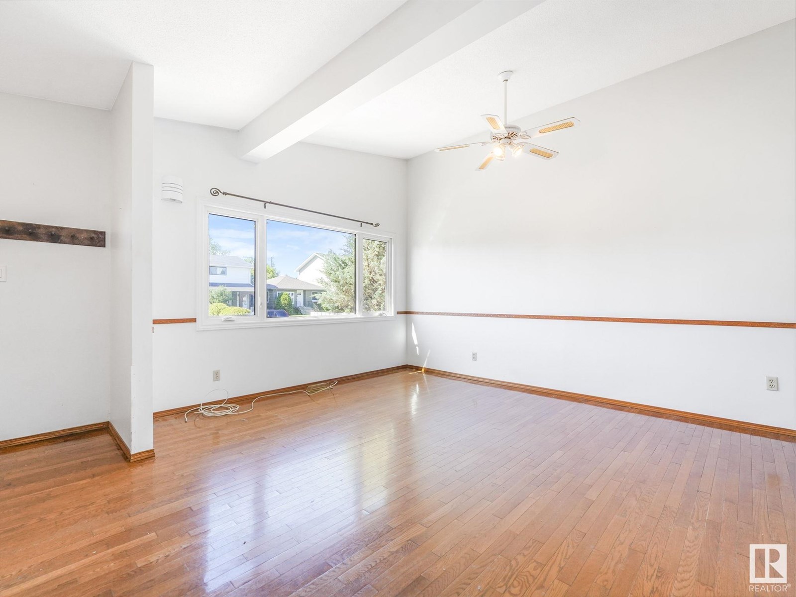 7312 83 AV NW