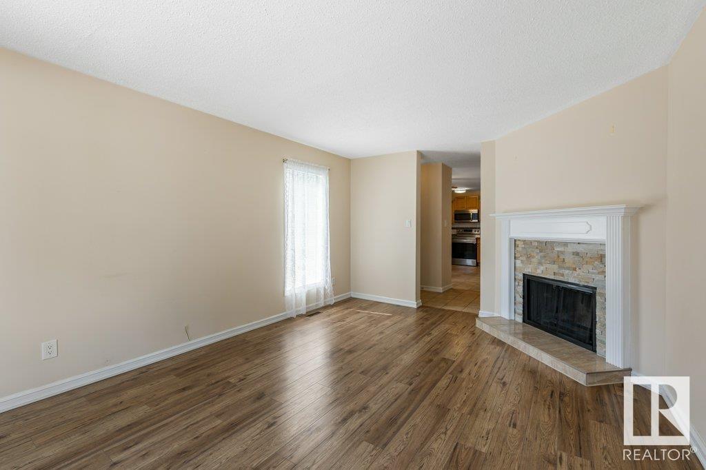 292 LANCASTER TC NW