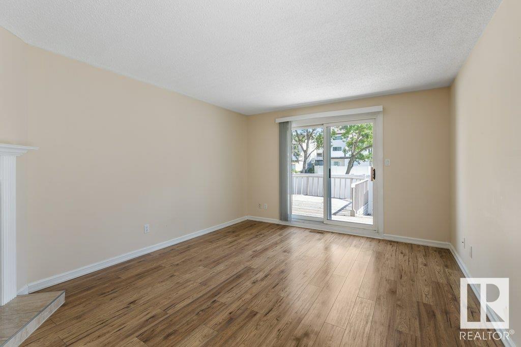 292 LANCASTER TC NW