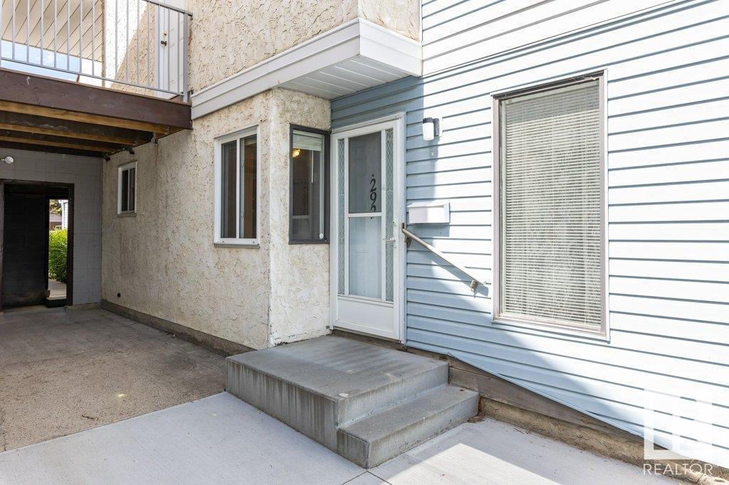 292 LANCASTER TC NW