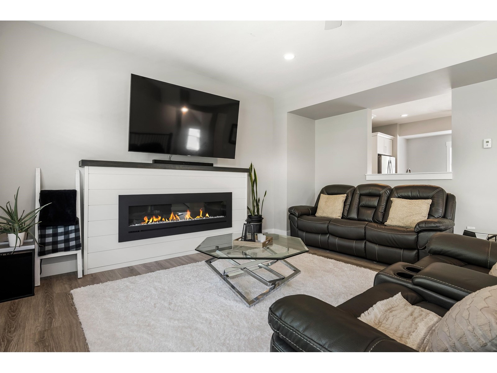 21 386 PINE AVENUE|Harrison Hot Springs