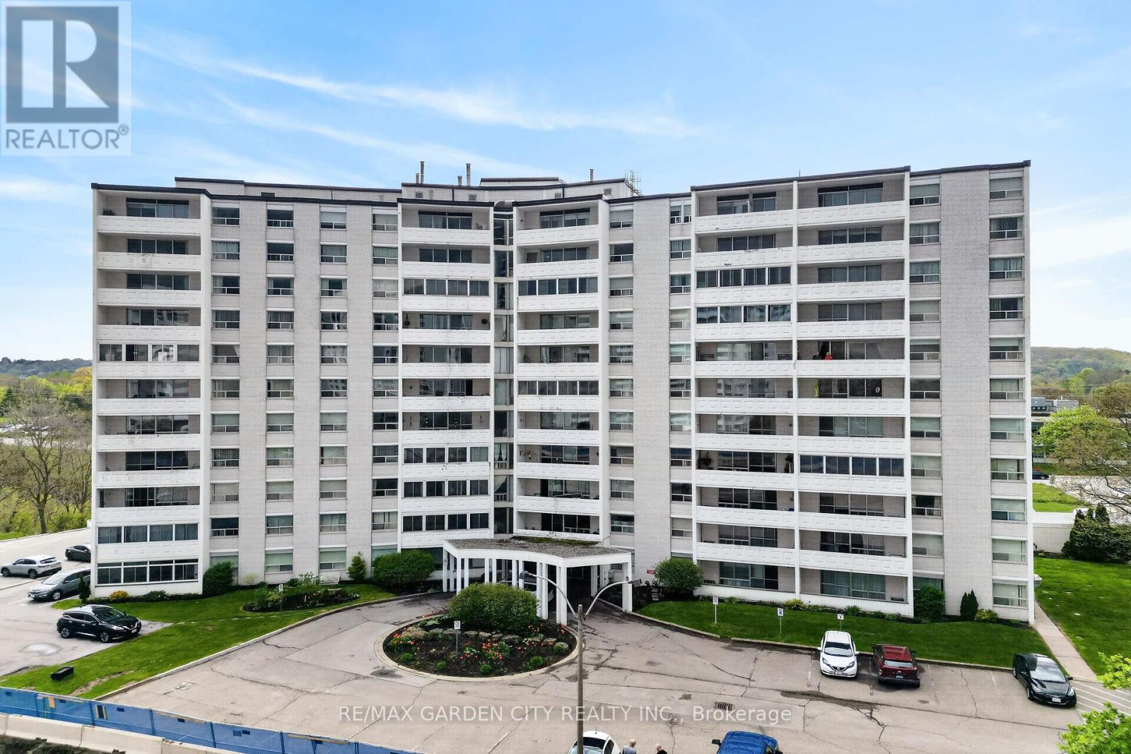 106 - 35 TOWERING HEIGHTS BOULEVARD