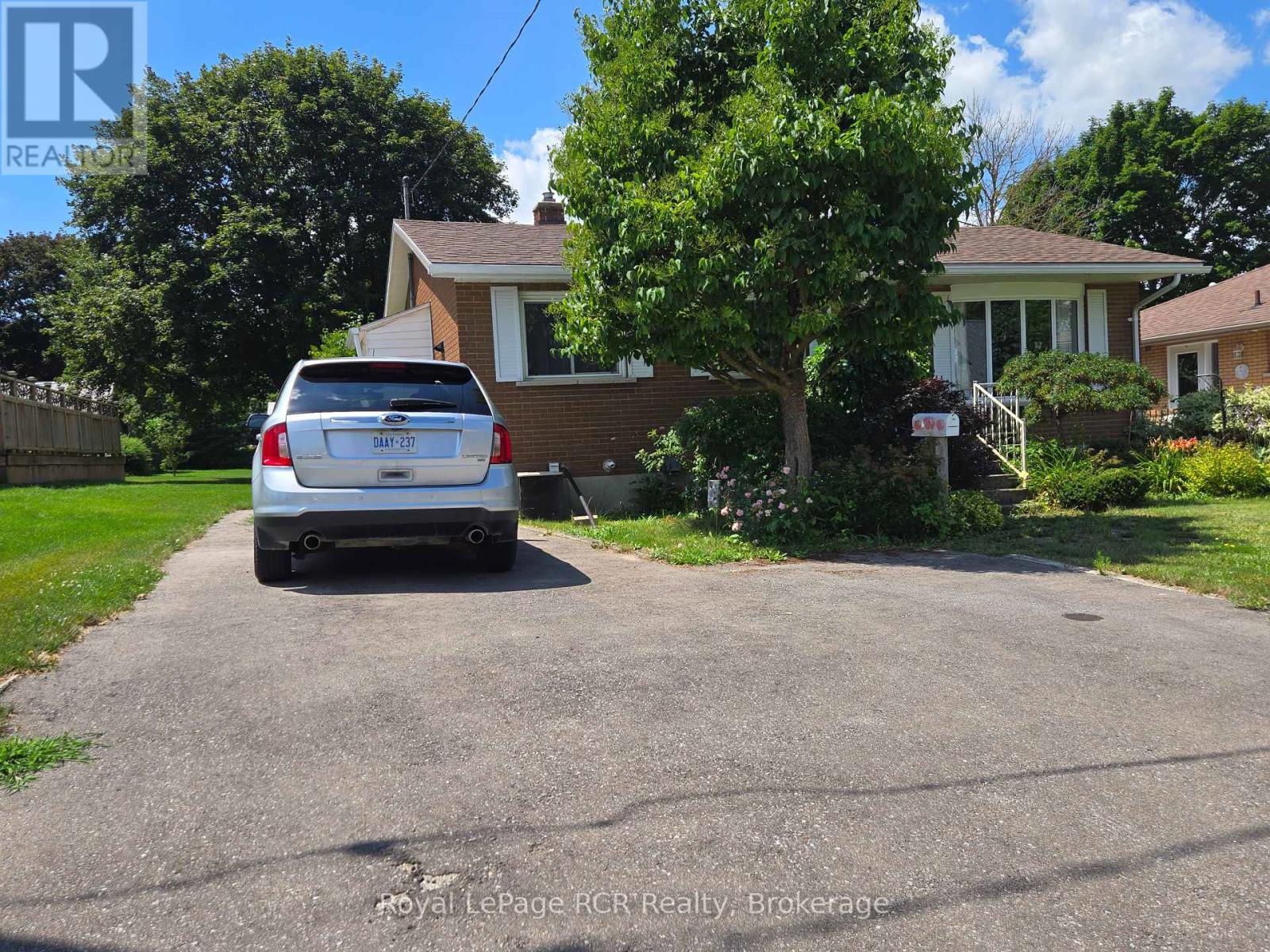 411 YORK STREET