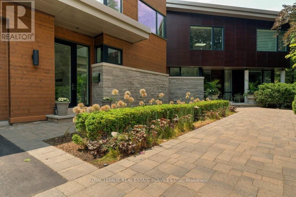 1104 BALMORAL PLACE