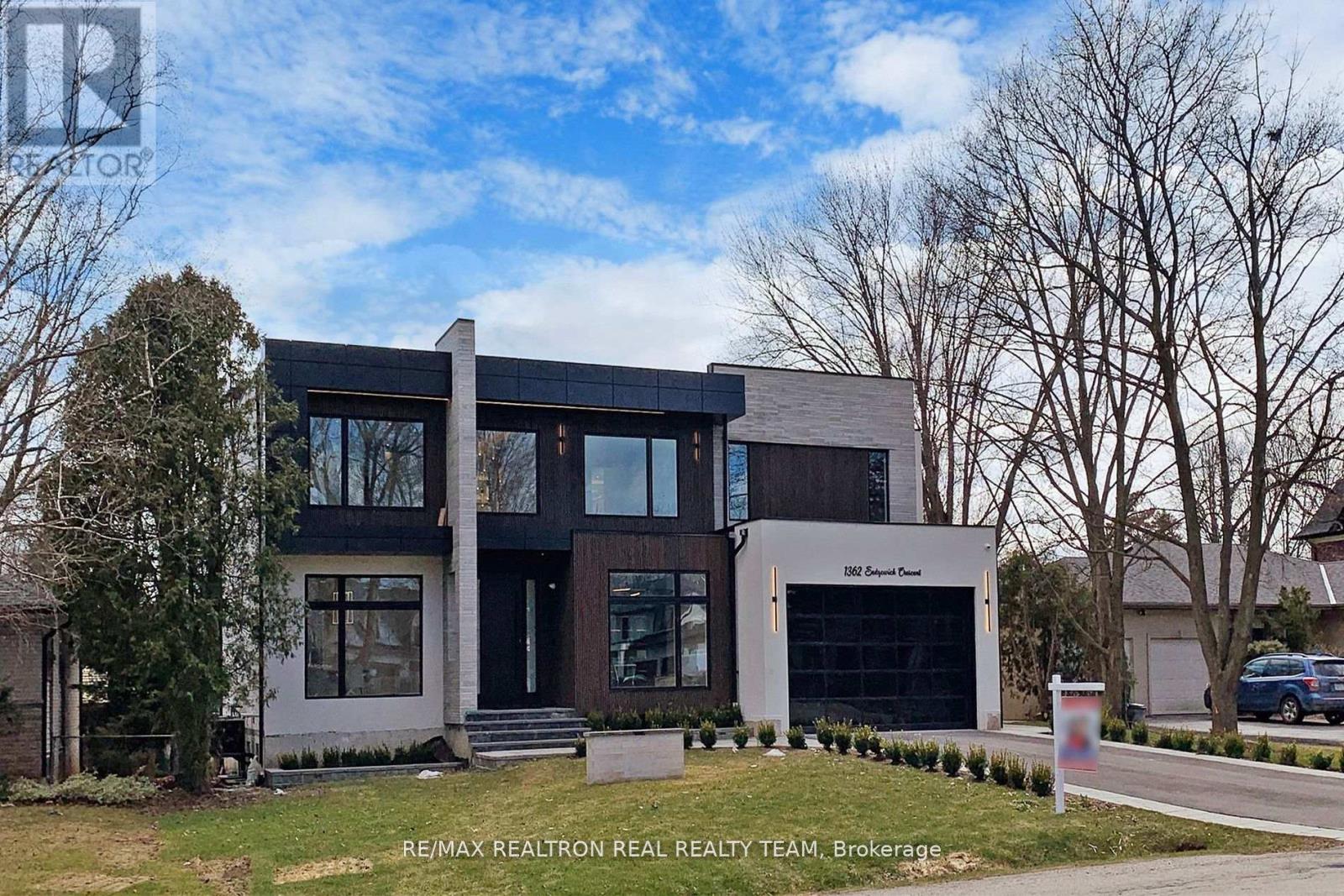1362 SEDGEWICK CRESCENT