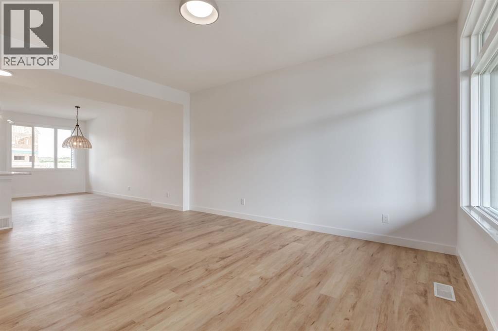 218 Sora Gardens SE