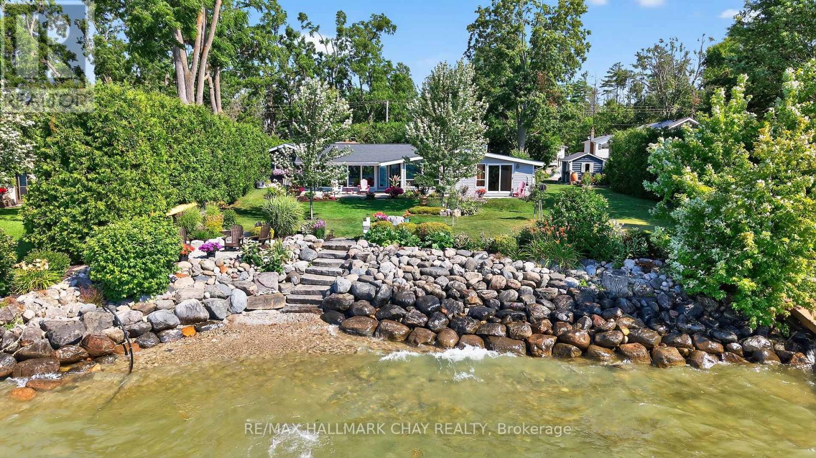 7 LAKESHORE ROAD E