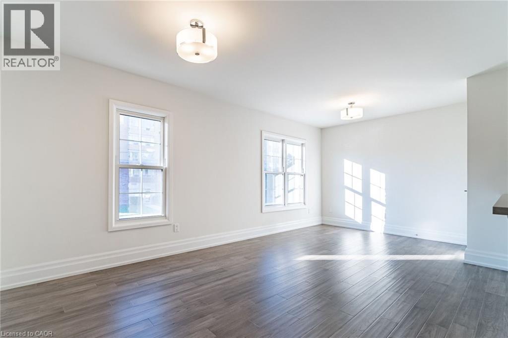 760 LAKESHORE Road E Unit# 202