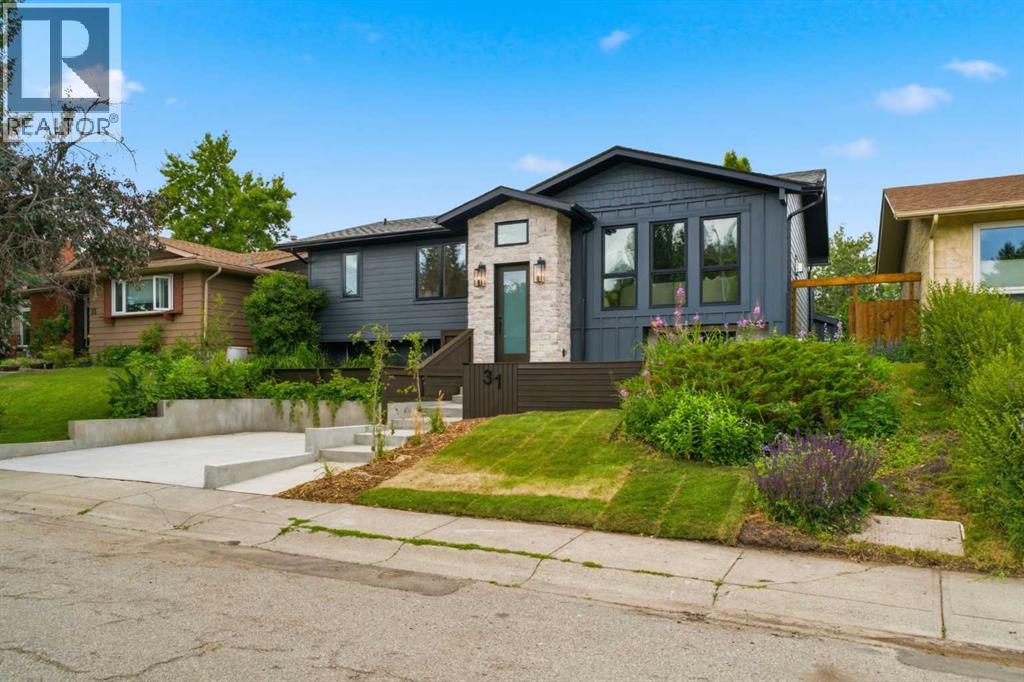 31 Midvalley Road SE