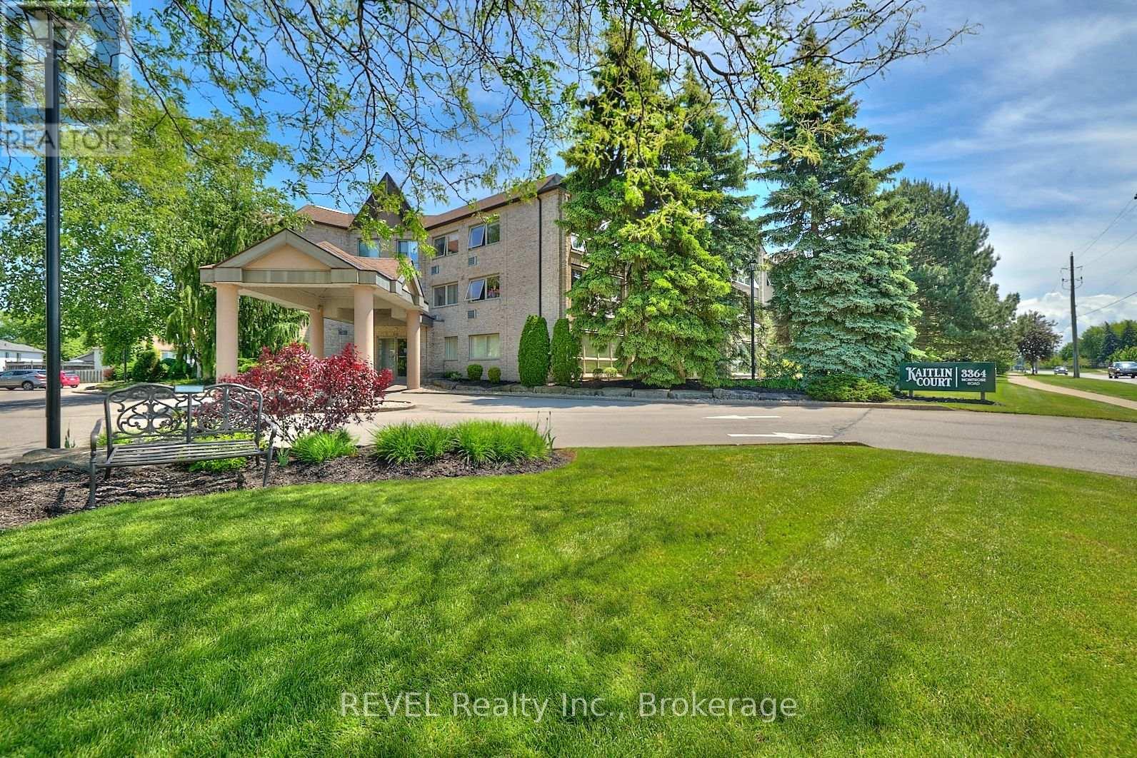 Photo 1 of 30 — 301 - 3364 MONTROSE ROAD Unit 301, Niagara Falls (Mt. Carmel), ON L2H0J8