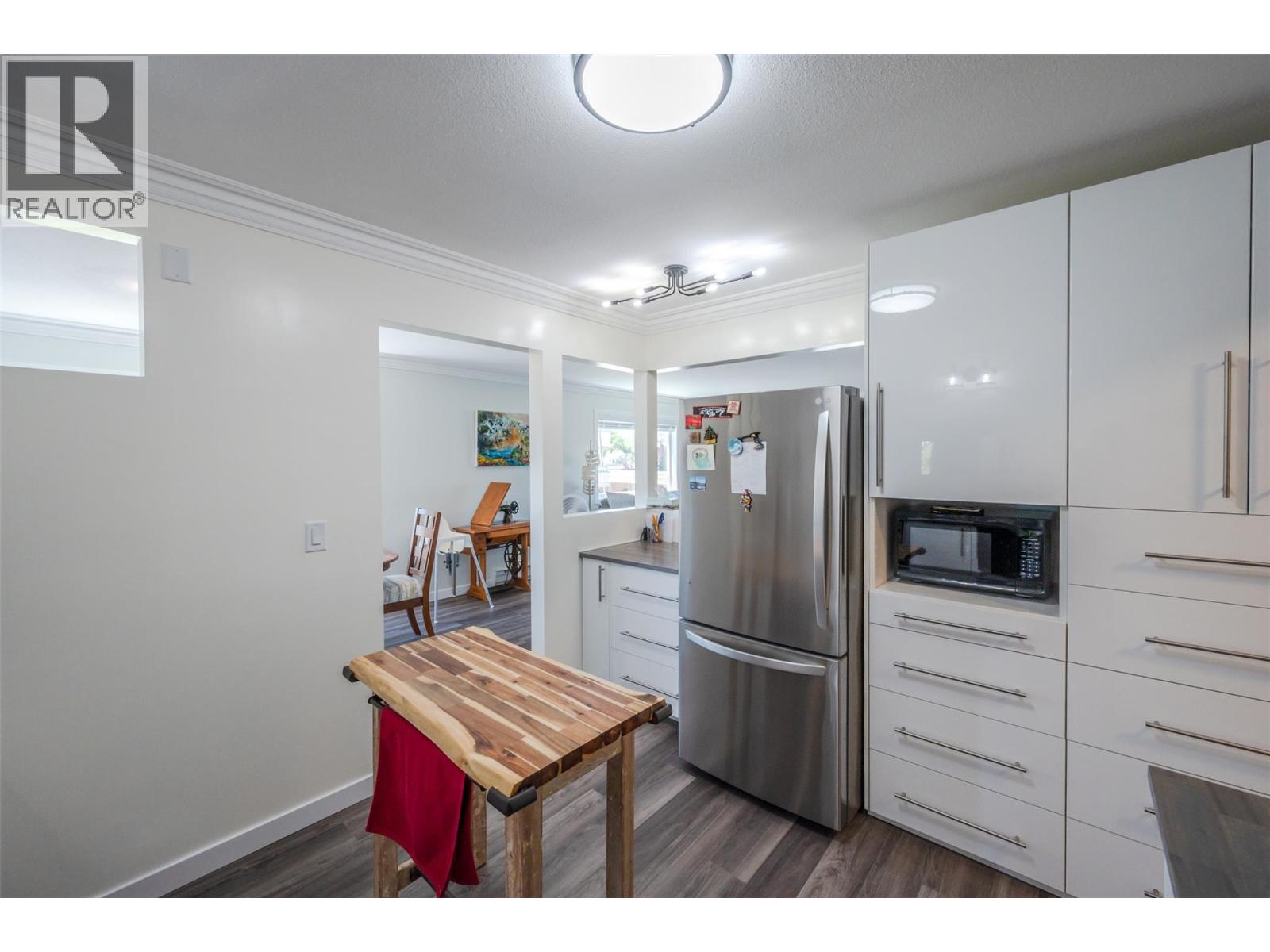 8905 Pineo Court Unit# 208