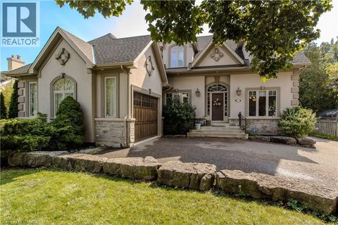 694 CEDAR Avenue Burlington ON L7T2R7