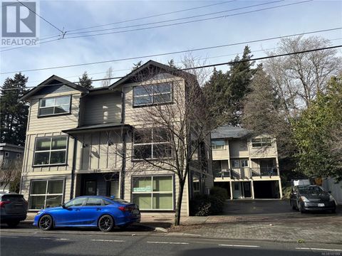101 2710 Peatt Rd Langford BC V9B3V3