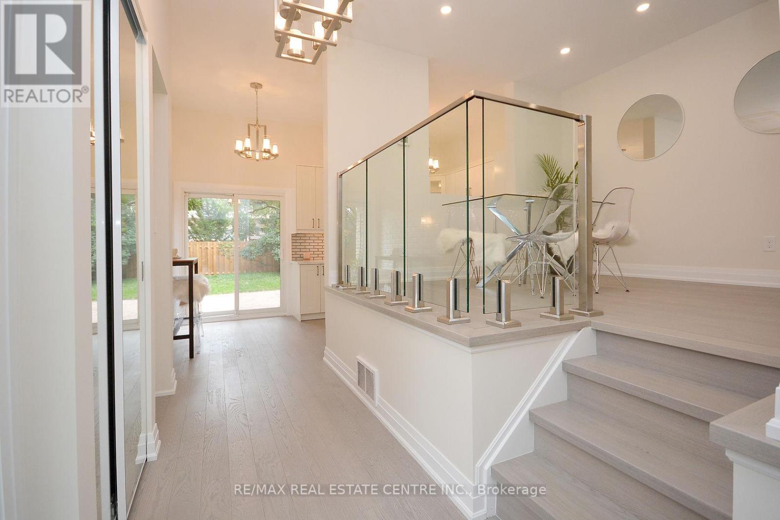 2912 ARVIDA CIRCLE