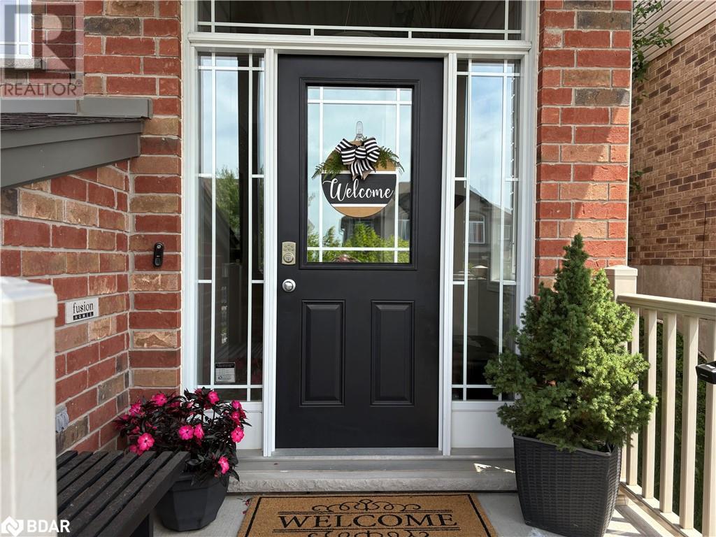 102 OAKES CRESCENT Crescent