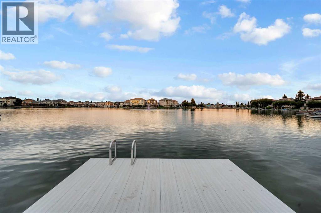 208 Coral Shores Bay NE