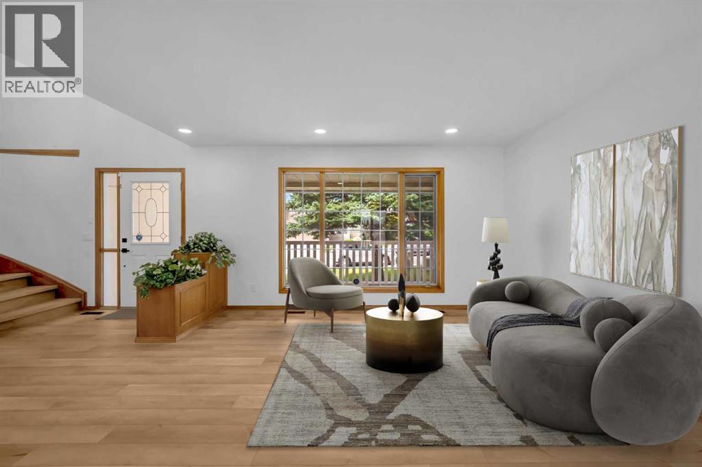 208 Coral Shores Bay NE