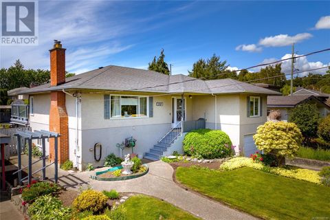 412 St. Charles St Victoria BC V8S3N5