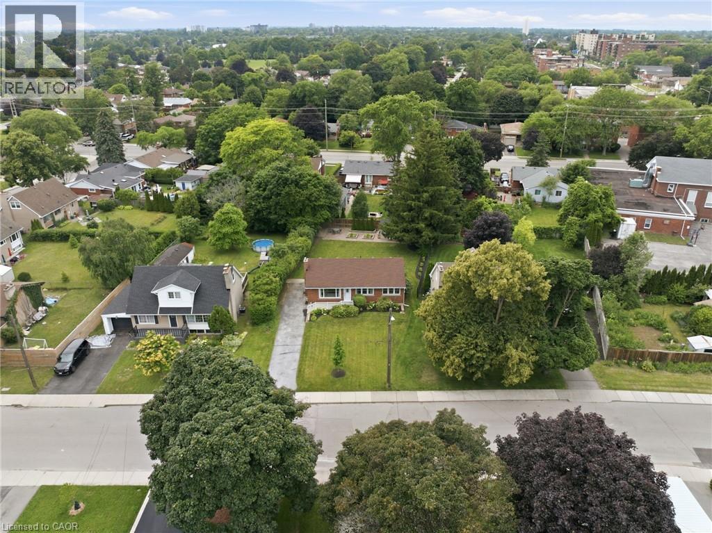 16 KINGS FOREST Drive