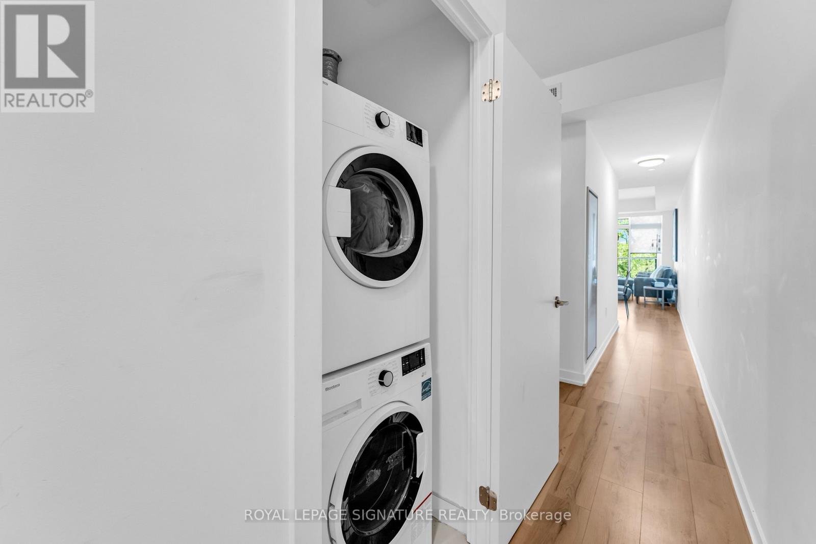 317 - 1195 THE QUEENSWAY