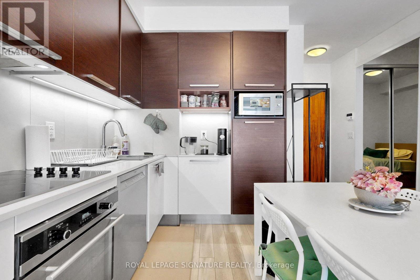 301 - 36 PARK LAWN ROAD