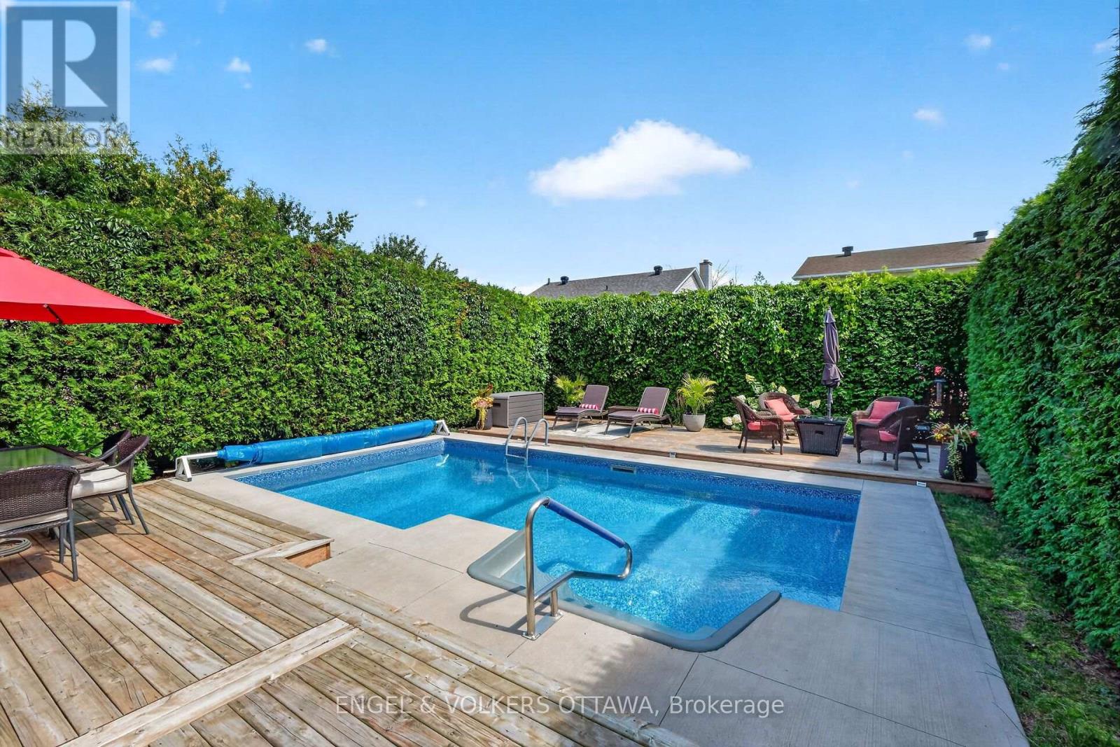1069 ST GERMAIN CRESCENT