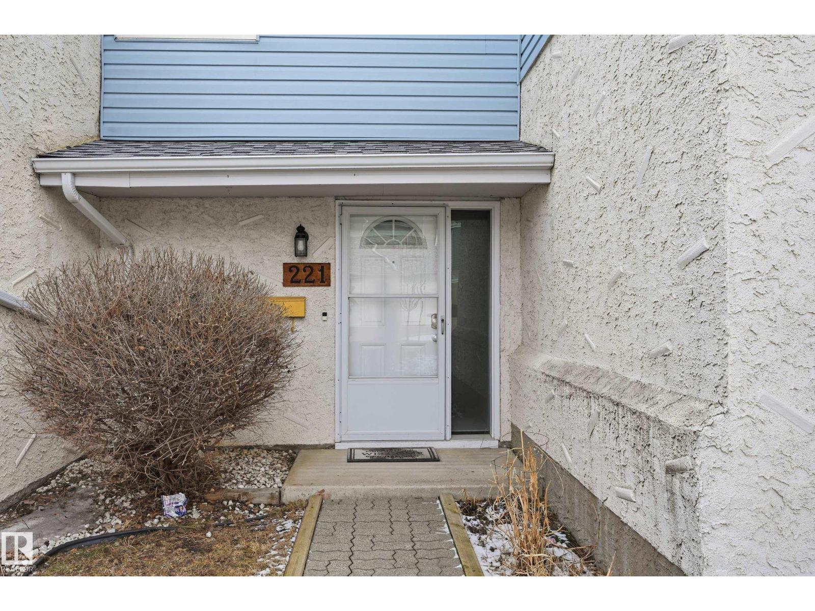 221 CALLINGWOOD PL NW