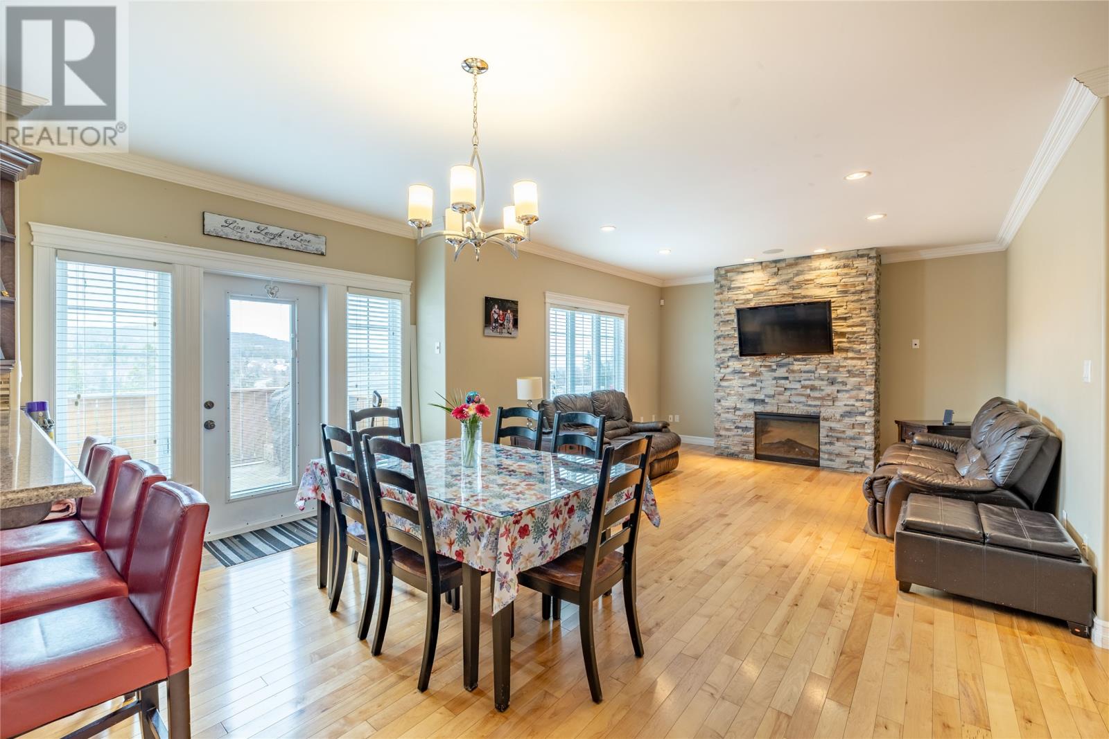 6 Green Hill Drive