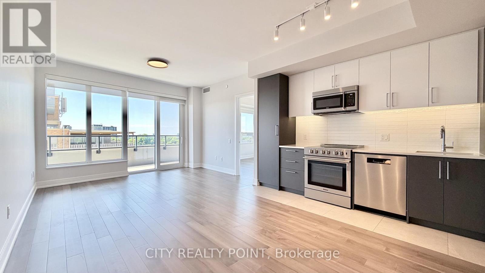 Photo 1 of 29 — 1104 - 2525 BATHURST STREET Unit 1104, Toronto (Forest Hill North), ON M6B2Y9