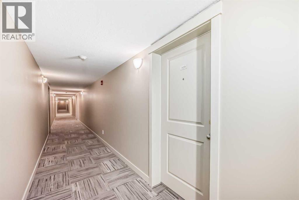 9309, 403 Mackenzie Way SW