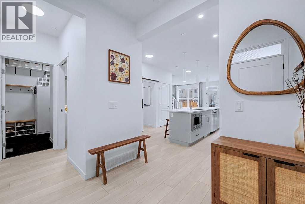 250 Hotchkiss Common SE