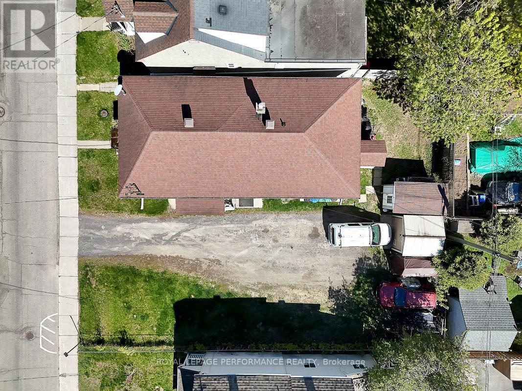 228 CARILLON STREET