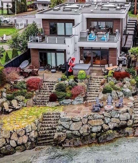 10303 Resthaven Dr Sidney BC V8L3H2