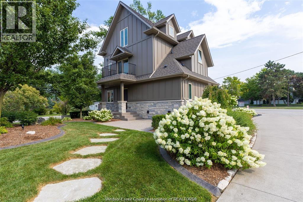 12082 & 12078 Riverside DRIVE East