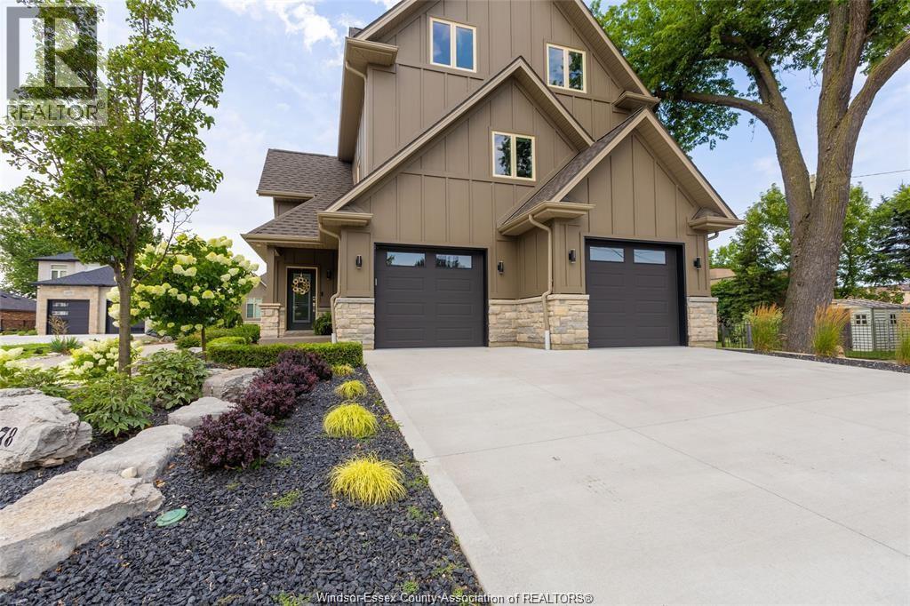 12082 & 12078 Riverside DRIVE East