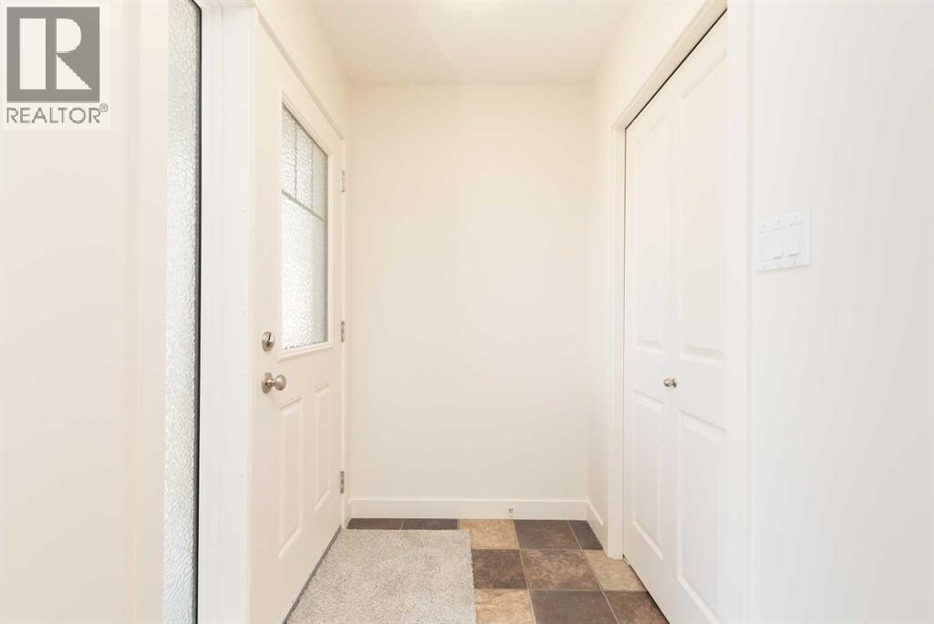 78 Sunridge Boulevard W