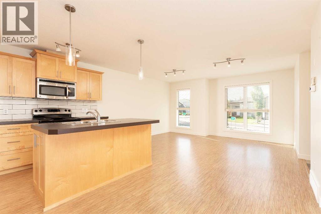 78 Sunridge Boulevard W