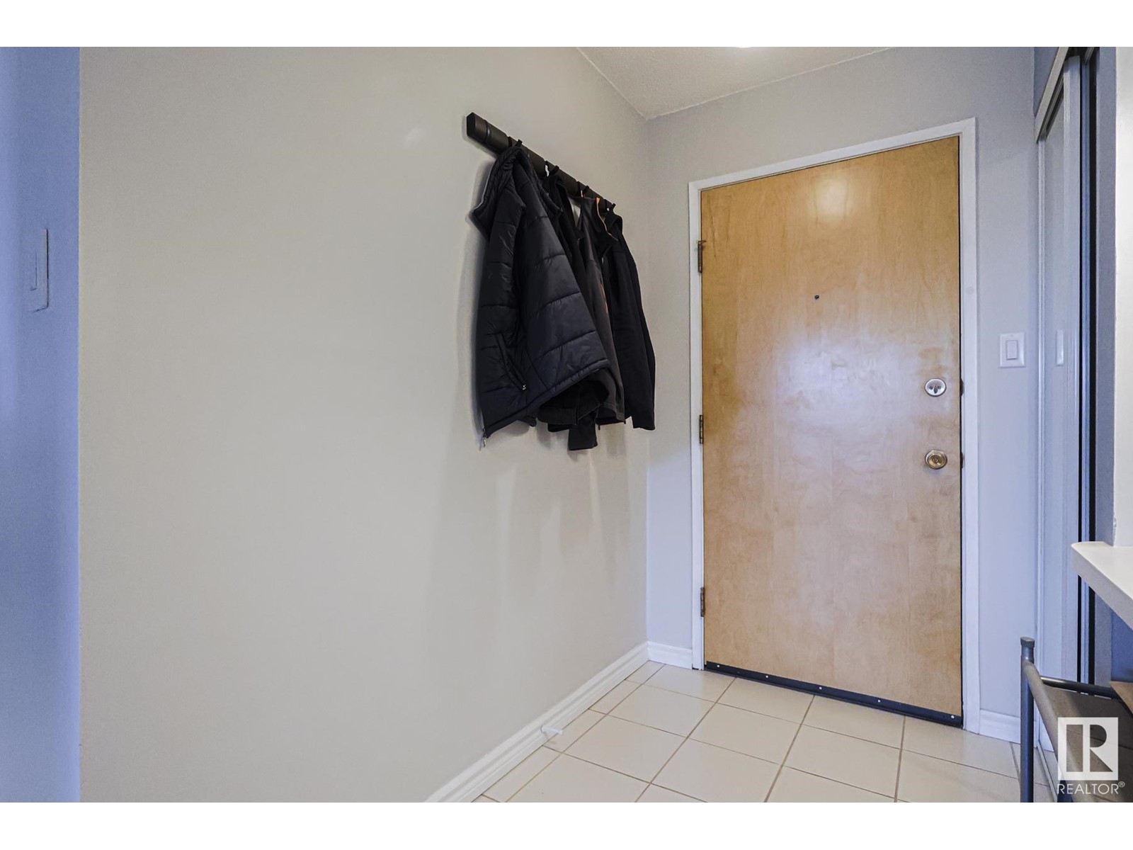 #105 4404 122 ST NW NW